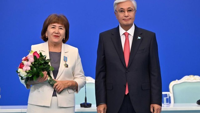 Президент Казахстана вручил госнаграды ряду педагогов