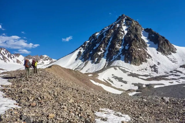 Ғалымдар Өзбекстандағы ең ірі Пахтакор мұздығын зерттеуде