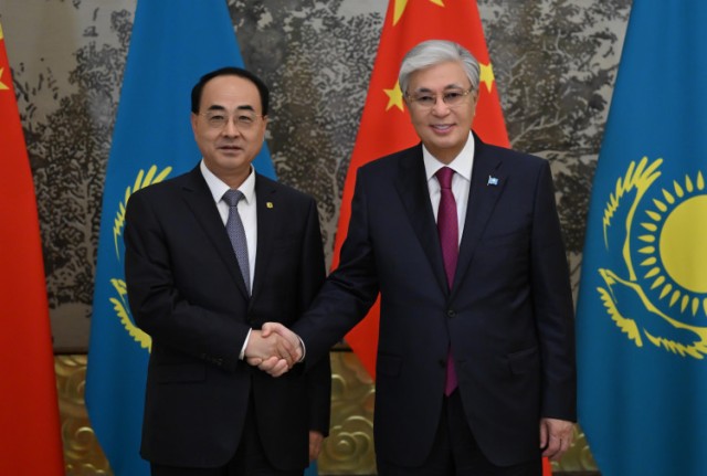 Kazakh President meets with representatives of major Chinese businesses