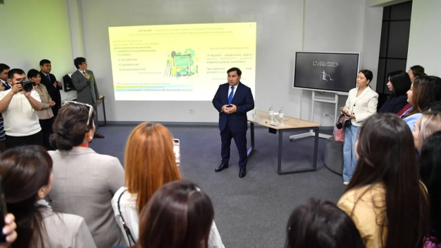 Қазақстанда 2026 жылы мемлекеттік қызметшілер жұмысқа онлайн қабылданады