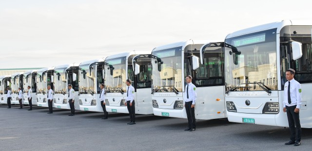 Түрікменстан астанасында жаңа автобустар іске қосылды