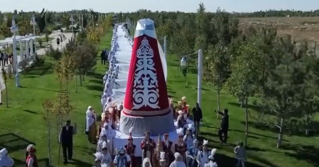 Ең үлкен сәукеле дүниежүзілік рекордтар кітабына енуі мүмкін