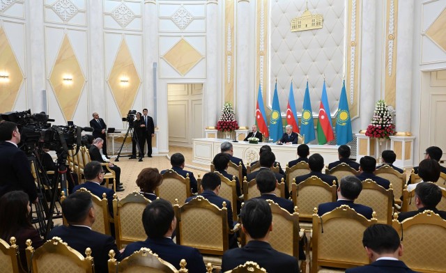 Kazakistan ve Azerbaycan ticaret cirosunu 1 milyar dolara çıkarmayı planlıyor