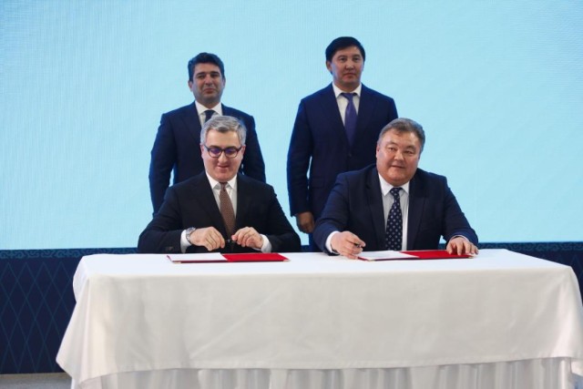Kazakhstan, Azerbaijan sign 16 memoranda at business forum
