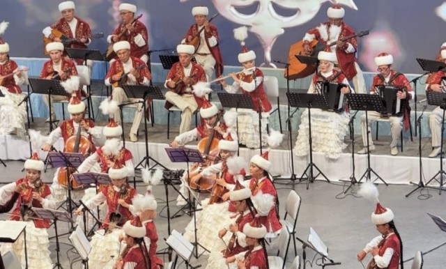 Туркманистонда Дина Нурпеисова номли қозоқ миллий оркестри концерти ўтказилди