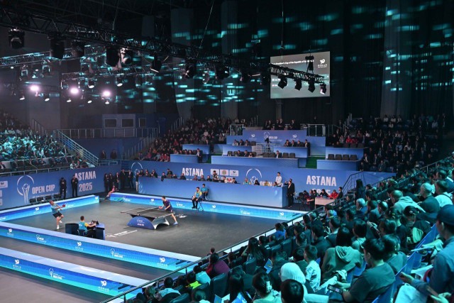 Kazakh President meets with world table tennis stars