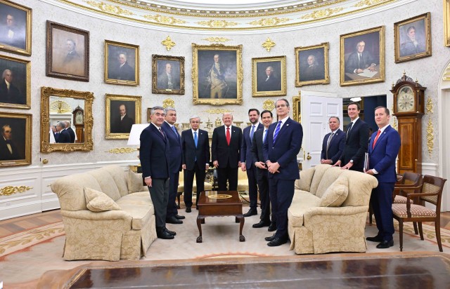 Қ. Тўқаев Вашингтонга сафари доирасида қатор учрашувлар ўтказди