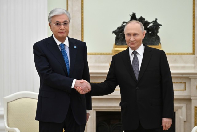 Presidents of Kazakhstan and Russia hold informal meeting in Moscow