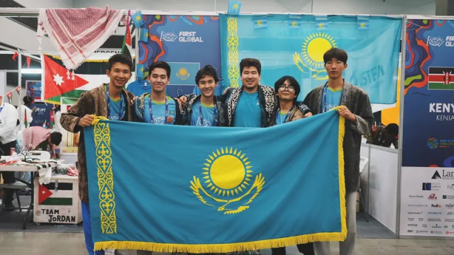 Казакстандык окуучулар робототехника боюнча дүйнөнүн 4 жолку чемпиону аталды
