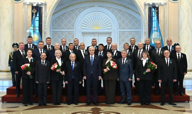 Қ.Тоқаев энергетика саласы қызметкерлерін марапаттады