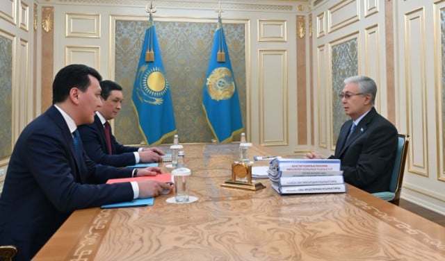 Kazakh President reviews proposals on constitutional reform