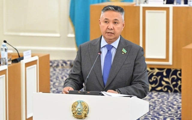 Kazakhstan considers proposals for draft new Constitution