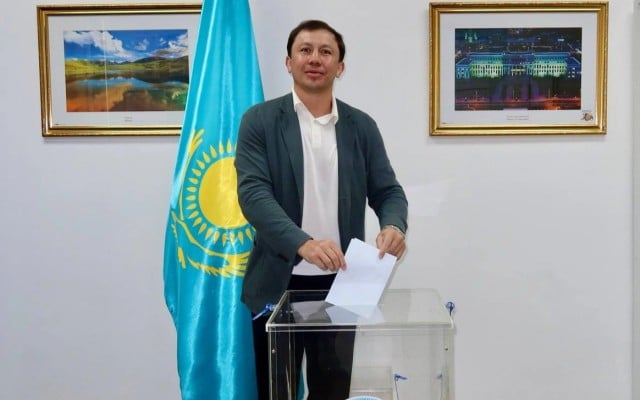 Yurt dışındaki Kazakistan vatandaşları Referanduma aktif katılım gösteriyor
