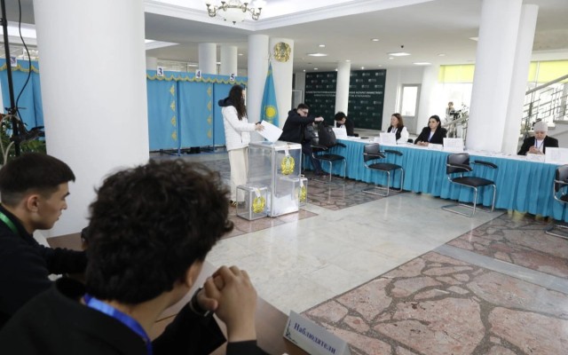 Referendum turnout in Kazakhstan around 71% by 6 p.m.