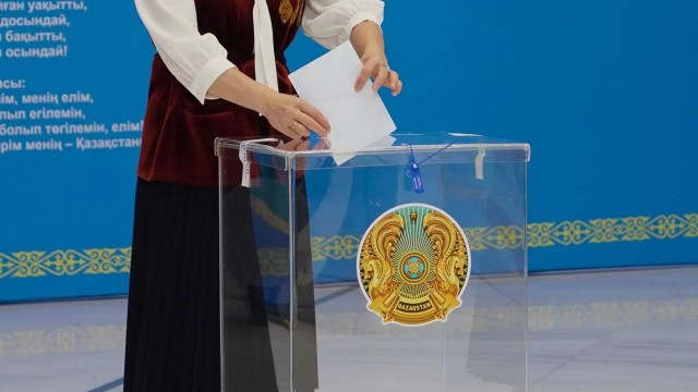 Референдум куни участкаларда байрам шукуҳи сезилди