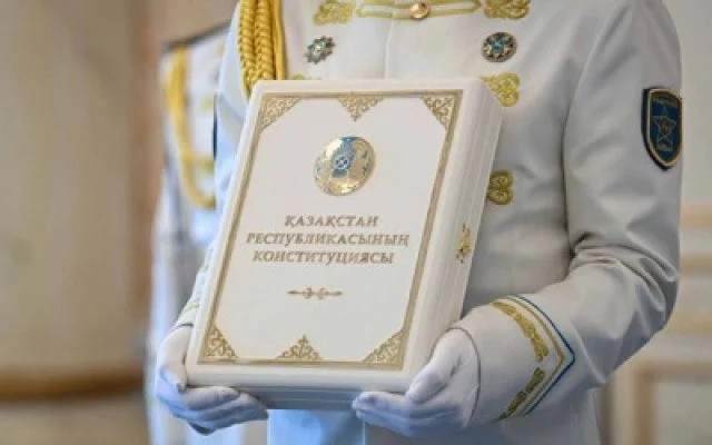Kazakistan Hükümeti Anayasa’nın anlatılmasına yönelik bir plan başlatıyor