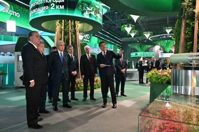 Давлат раҳбарлари RES 2026 EXPO кўргазмасига борди