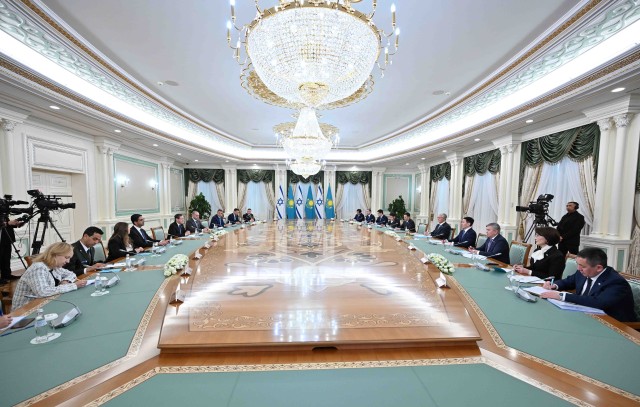 Presidents of Kazakhstan, Israel hold talks