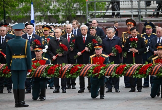 Қ.Тоқаев Ұлы Жеңіс күніне орай өткен әскери шеруге барды