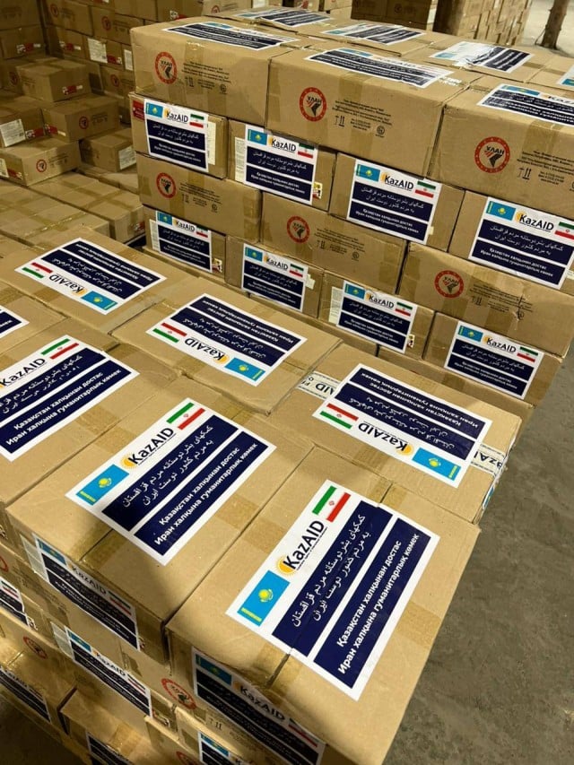 Kazakhstan dispatches 30 carriages of humanitarian aid to Iran