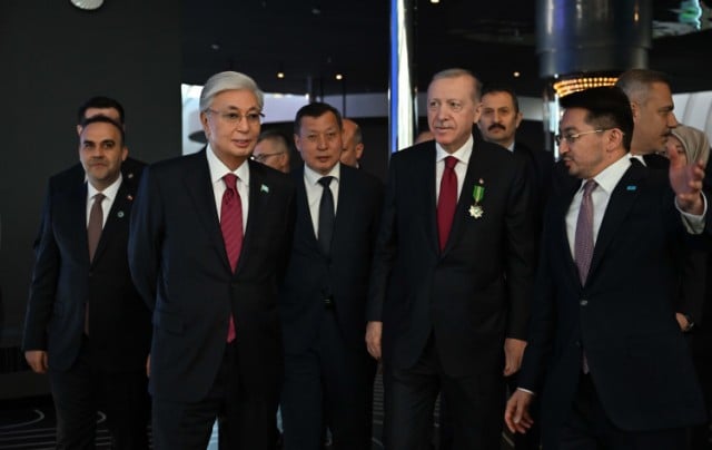 Kazakistan ve Türkiye Cumhurbaşkanlarına dijital projeler tanıtıldı