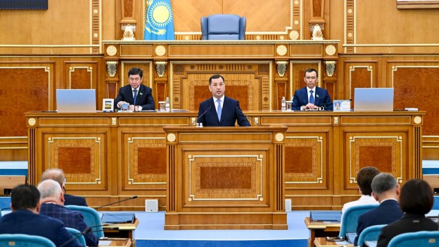 Kazakistan Parlamentosu Anayasal Yasa tasarılarını ilk okumada onayladı