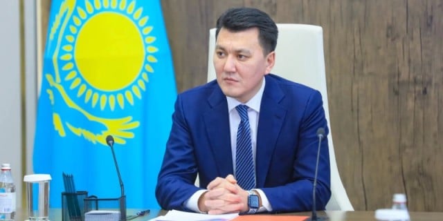 Қозоғистон Давлат маслаҳатчиси Парламент қабул қилган ҳужжатлар бўйича фикр билдирди