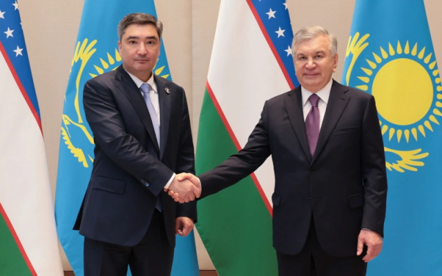 Kazakistan ve Özbekistan ekonomik işbirliğini güçlendiriyorlar