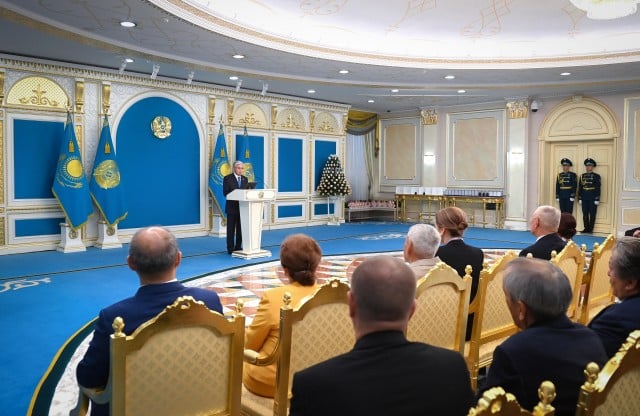 Kazakh President honors media workers