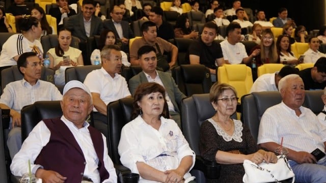«Kronikten Geleceğe» film söyleşileri Semey'de düzenlendi